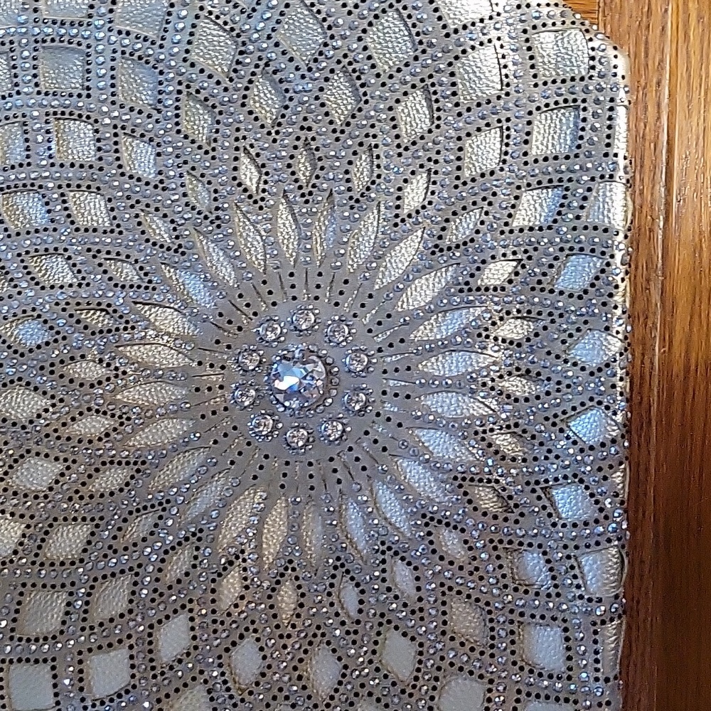 Purse - Picture 2 of 3